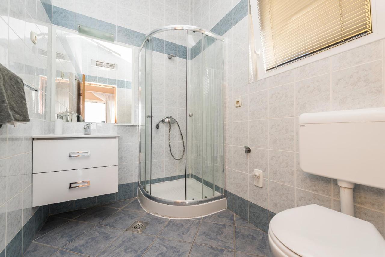 Apartments Danijela 1 Sukošan Екстериор снимка